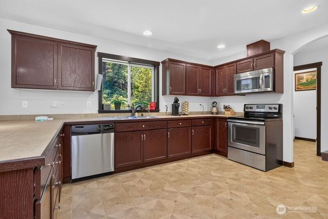 6608 184th Drive SE, Snohomish, WA 98290