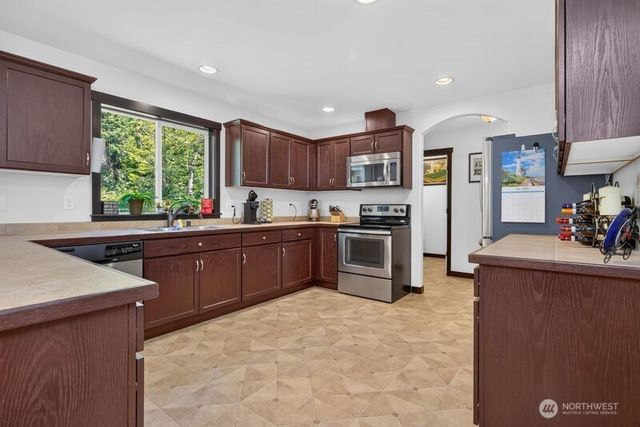 6608 184th Drive SE, Snohomish, WA 98290
