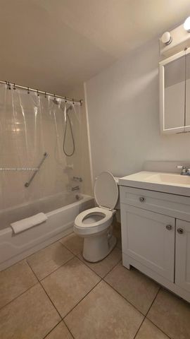609 NE 6th Ct D, Boynton Beach, FL 33435