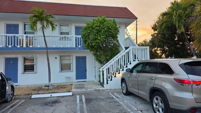 609 NE 6th Ct D, Boynton Beach, FL 33435