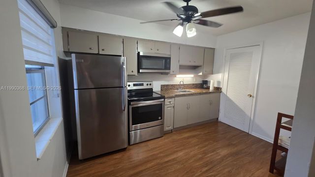 609 NE 6th Ct D, Boynton Beach, FL 33435