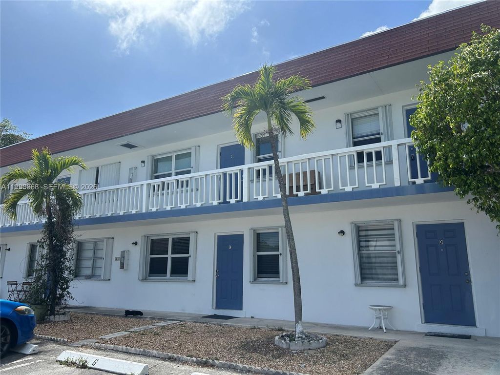 609 NE 6th Ct D, Boynton Beach, FL 33435