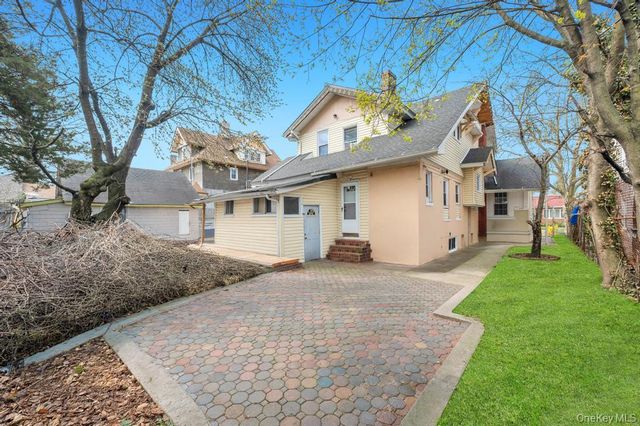 10927 196th Street, Saint Albans, NY 11412