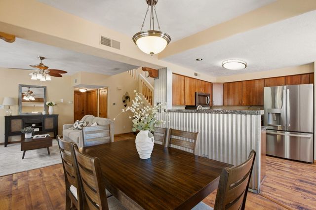 9633 De Vargas Loop NE, Albuquerque, NM 87109