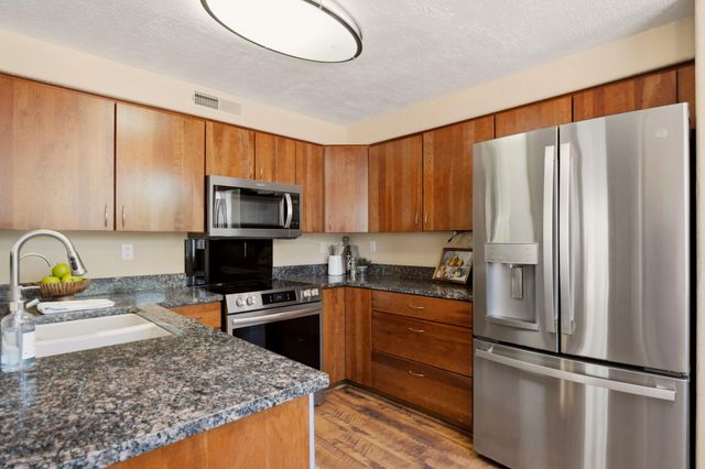 9633 De Vargas Loop NE, Albuquerque, NM 87109