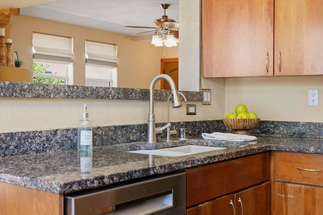 9633 De Vargas Loop NE, Albuquerque, NM 87109