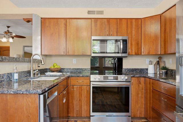 9633 De Vargas Loop NE, Albuquerque, NM 87109