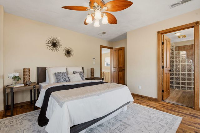 9633 De Vargas Loop NE, Albuquerque, NM 87109