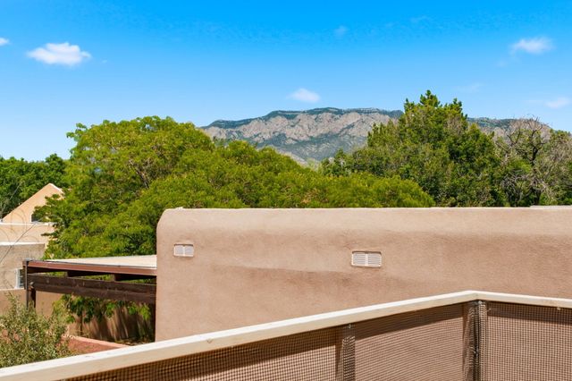 9633 De Vargas Loop NE, Albuquerque, NM 87109