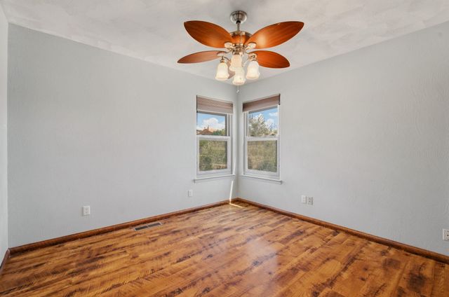 9633 De Vargas Loop NE, Albuquerque, NM 87109