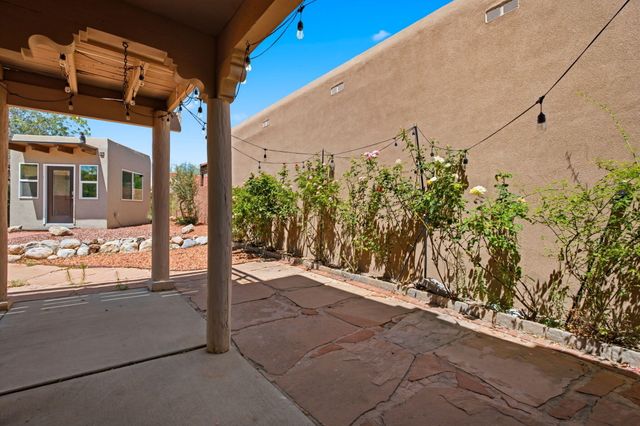 9633 De Vargas Loop NE, Albuquerque, NM 87109