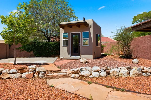 9633 De Vargas Loop NE, Albuquerque, NM 87109