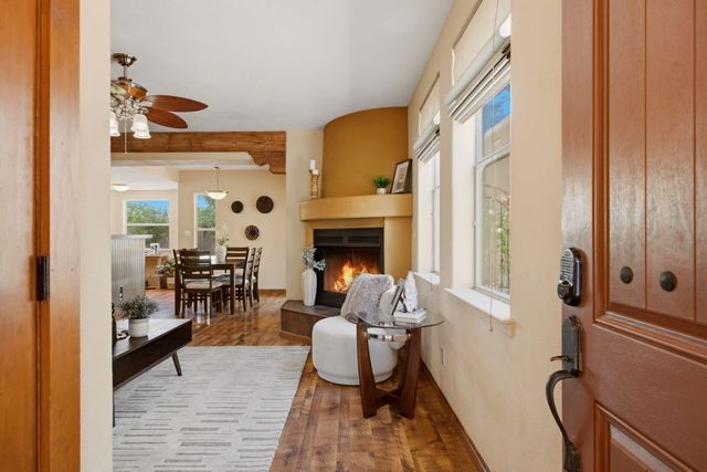 9633 De Vargas Loop NE, Albuquerque, NM 87109
