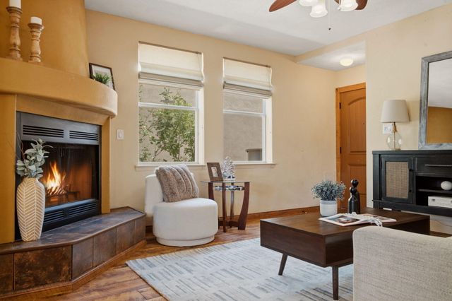 9633 De Vargas Loop NE, Albuquerque, NM 87109