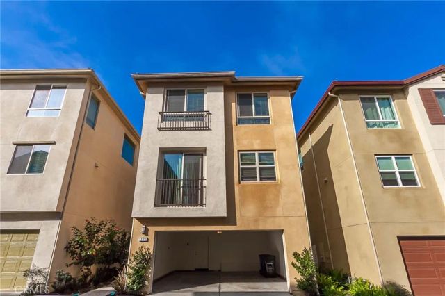 12011 Millennium Park Court, Hawthorne, CA 90250
