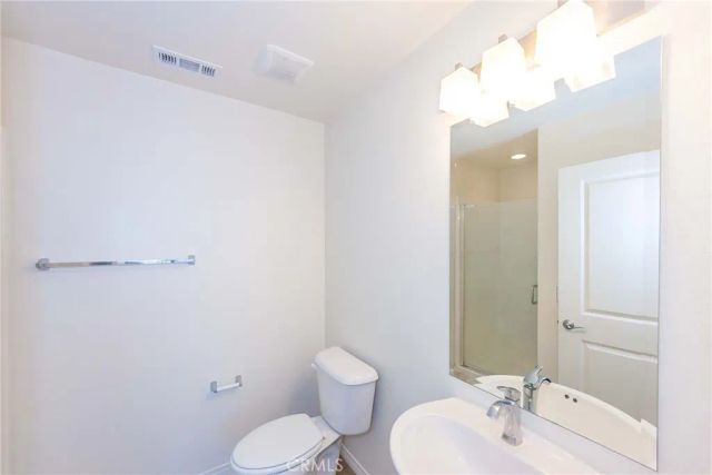 12011 Millennium Park Court, Hawthorne, CA 90250
