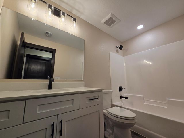 17 Kodiak Court, North Mankato, MN 56003