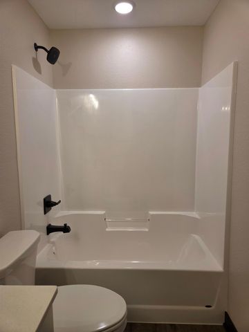 17 Kodiak Court, North Mankato, MN 56003