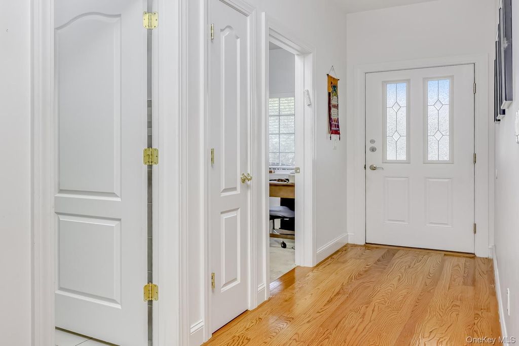 22 Westminster Way, Pomona, NY 10970 — photo 5