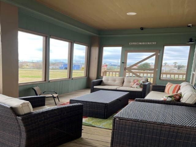 1150 Waterview Lane, Bolivar, TX 77650