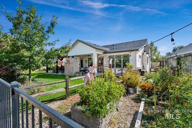 1133 N Cygnus Way, Star, ID 83669