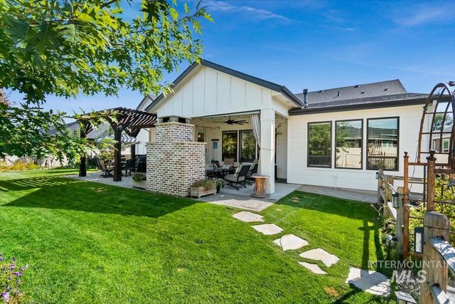 1133 N Cygnus Way, Star, ID 83669