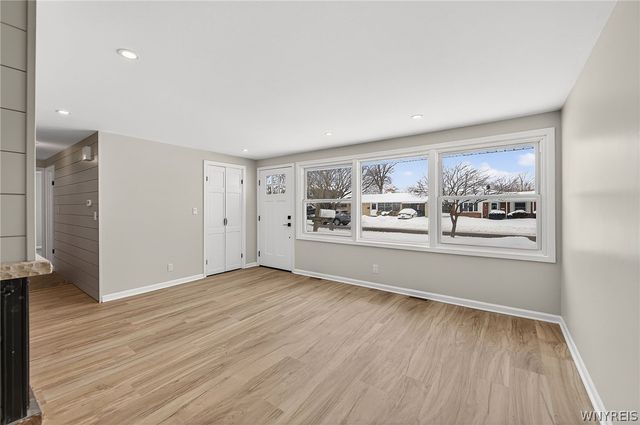 33 Burnside Drive, Tonawanda, NY 14150