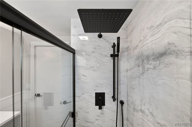 33 Burnside Drive, Tonawanda, NY 14150