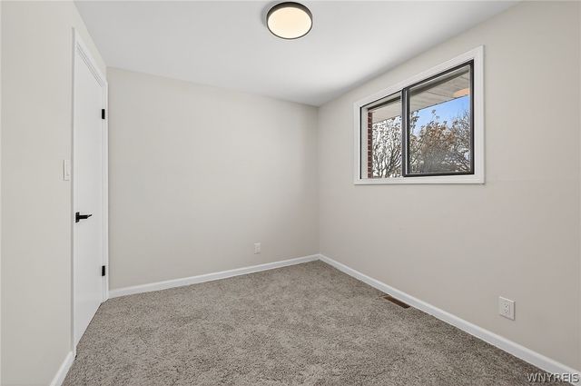 33 Burnside Drive, Tonawanda, NY 14150