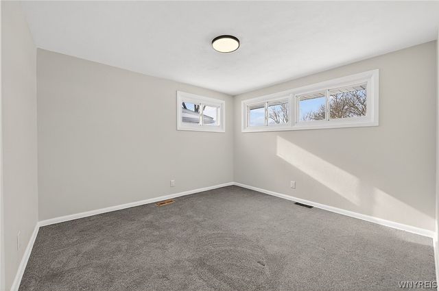 33 Burnside Drive, Tonawanda, NY 14150