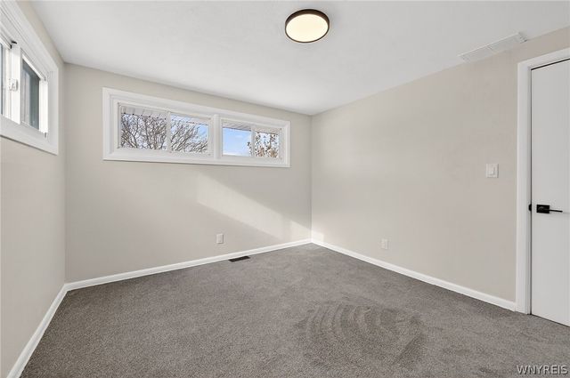 33 Burnside Drive, Tonawanda, NY 14150