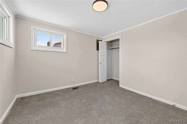 33 Burnside Drive, Tonawanda, NY 14150