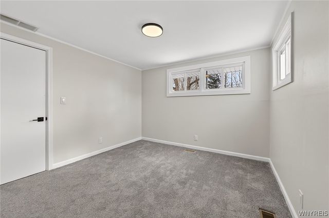 33 Burnside Drive, Tonawanda, NY 14150