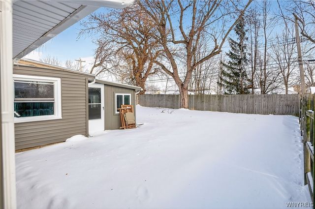 33 Burnside Drive, Tonawanda, NY 14150