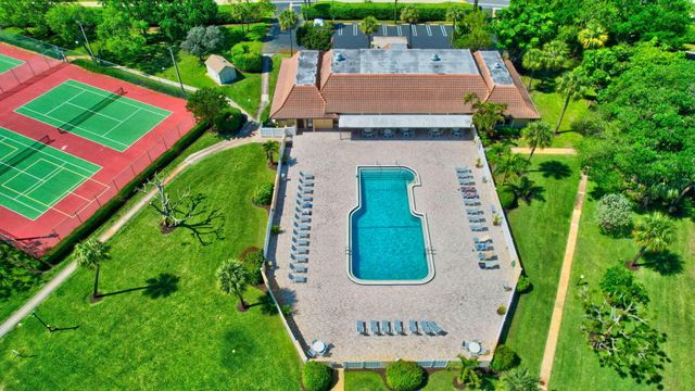 2825 SW 22nd Avenue Apt 107, Delray Beach, FL 33445