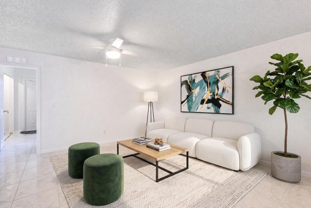 2825 SW 22nd Avenue Apt 107, Delray Beach, FL 33445