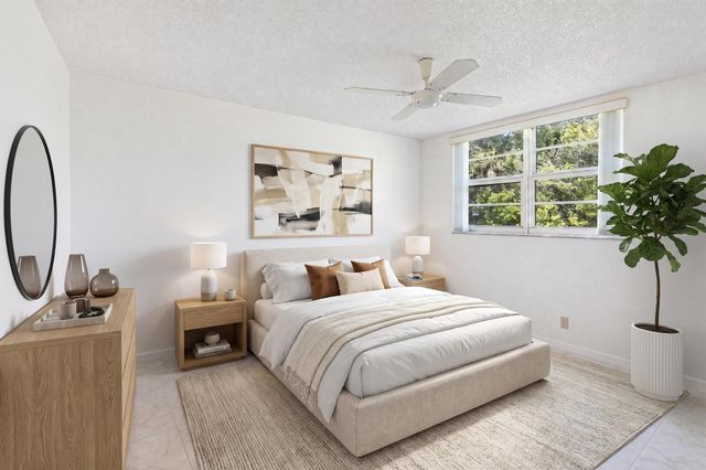 2825 SW 22nd Avenue Apt 107, Delray Beach, FL 33445
