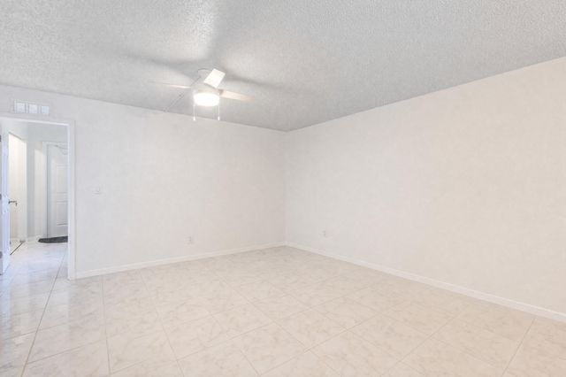 2825 SW 22nd Avenue Apt 107, Delray Beach, FL 33445
