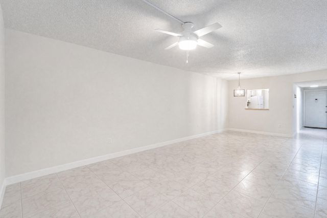 2825 SW 22nd Avenue Apt 107, Delray Beach, FL 33445