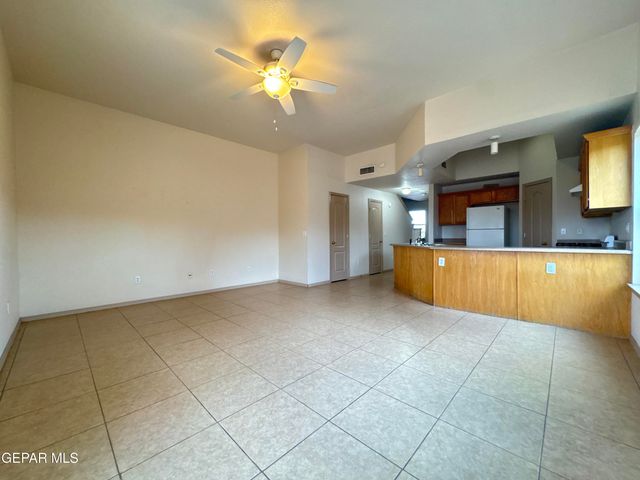 7505 Golden Knight A, El Paso, TX 79904