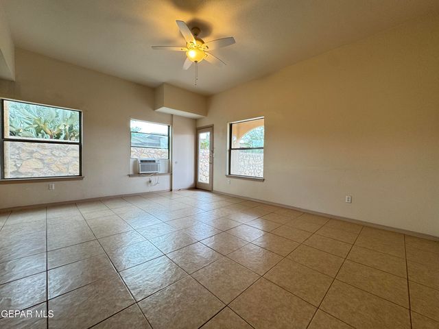 7505 Golden Knight A, El Paso, TX 79904