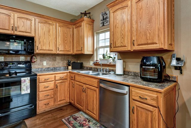 4356 W Forest Ridge Road, Battlefield, MO 65619