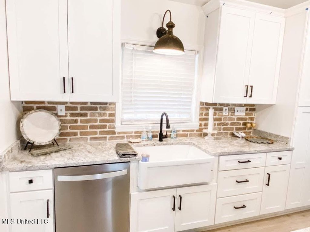 696 Country Club Drive, Senatobia, MS 38668 — photo 4
