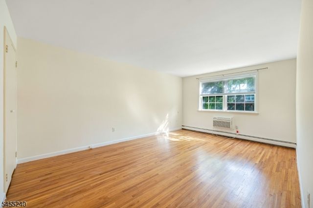 605 Grove St 1, Clifton City, NJ 07013