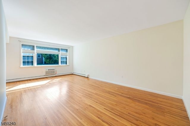 605 Grove St 1, Clifton City, NJ 07013