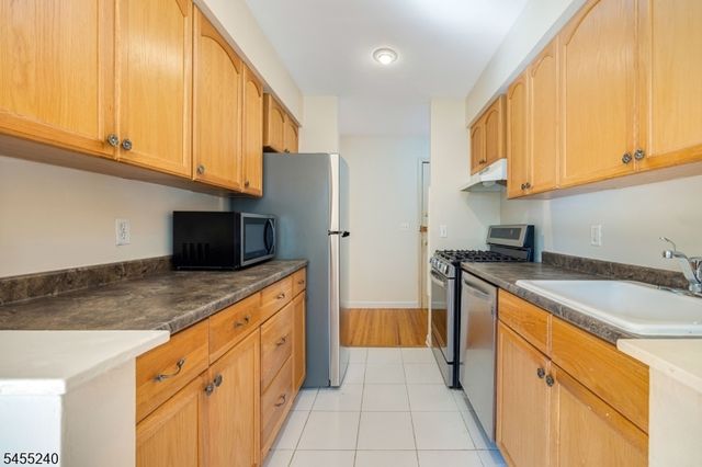 605 Grove St 1, Clifton City, NJ 07013