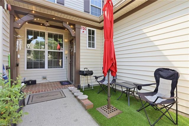 102 Herons CV, Carrollton, VA 23314