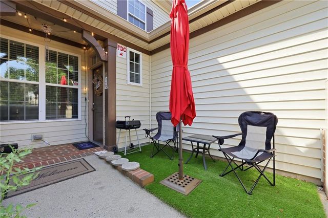 102 Herons CV, Carrollton, VA 23314