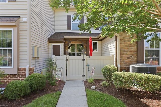 102 Herons CV, Carrollton, VA 23314