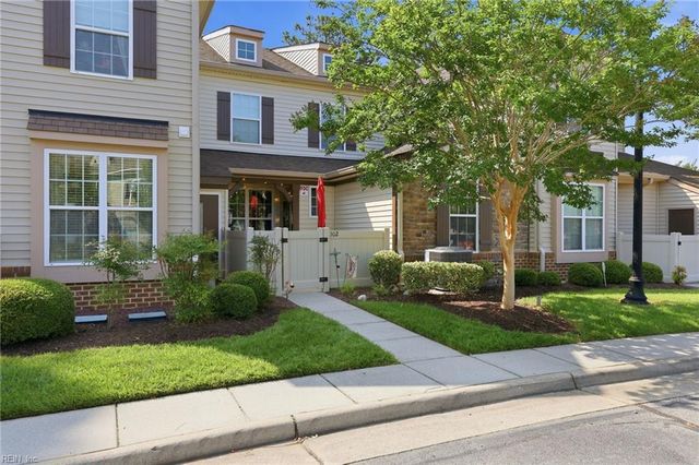 102 Herons CV, Carrollton, VA 23314